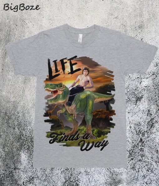 Life Finds A Way - Jeff Goldblum T-Shirt